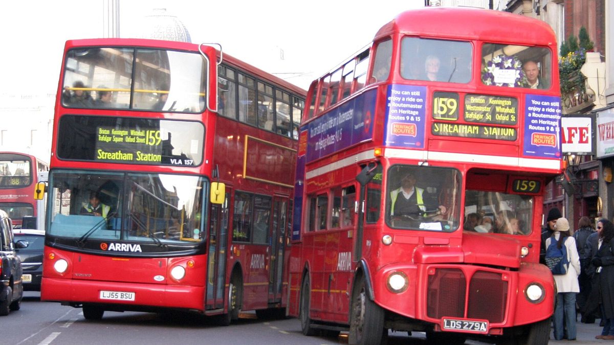Arriva London buses VLA157 (LJ55 BSU) & RM54 (LDS 279A), Whitehall, route 159, 9 December 2005