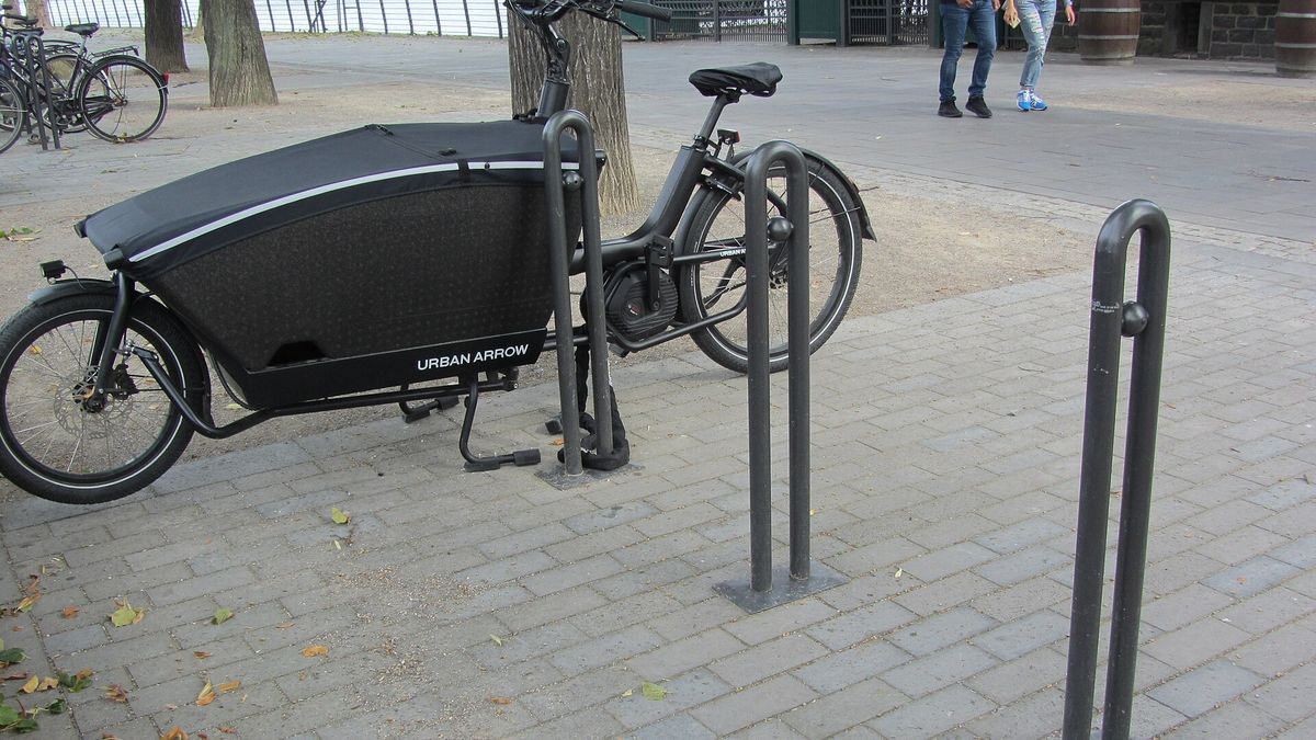 Fahrrad-Anlehnpfosten Koelner-Haarnadel Lastenrad AmTauzieher