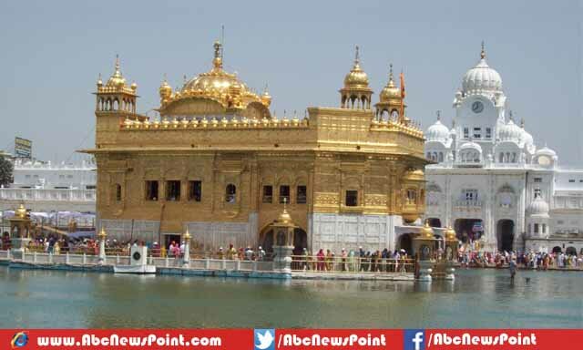 Top-10-Best-and-Beautiful-Tourist-Places-in-India-Golden-Temple