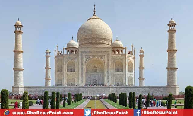 Top-10-Best-and-Beautiful-Tourist-Places-in-India-Taj-Mahal