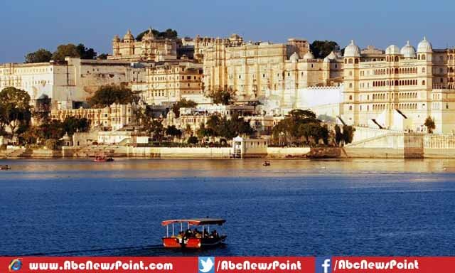 Top-10-Best-and-Beautiful-Tourist-Places-in-India-Udaipur