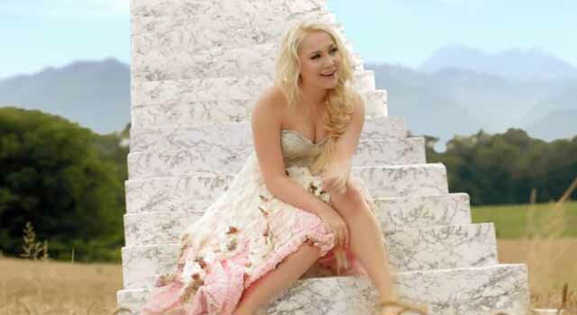 Top-10-List-Best-Country-Songs-of-all-time-in-the-World-RaeLynn-God-Made-Girls