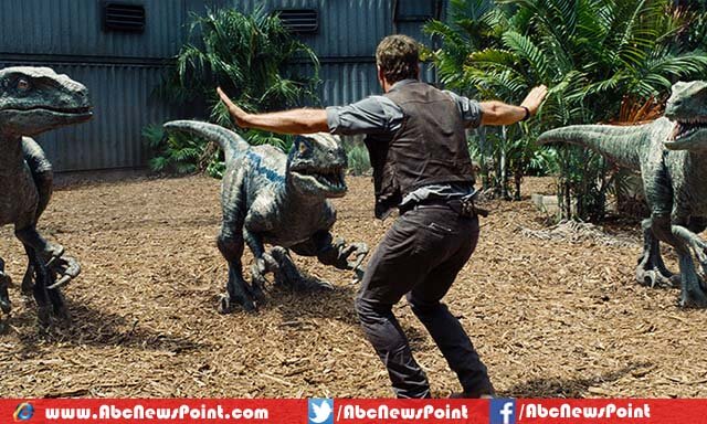 Top-10-Highest-Grossing-Hollywood-Movies-Jurassic-World