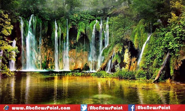 Top-10-Most-Beautiful-Waterfalls-in-the-World-Plitvice-Waterfalls