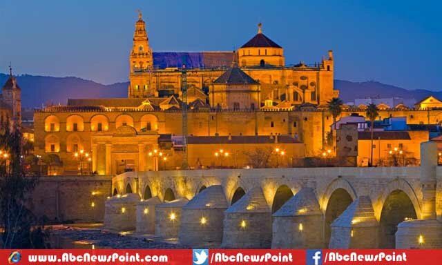 Top-Ten-Most-Beautiful-Mosques-in-the-World-Mosque-of-Cordoba