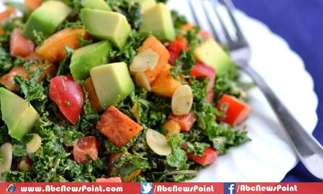 Crunchy Cashew Kale Salad