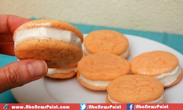 Sandwich Cookies with Orange Cream